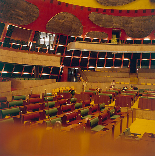 Interieur Assemblee de Chandigarh par Le Corbusier et Pierre Jeanneret, Fonds Vera Cardot et Pierre Joly, Bibliotheque Kandinsky, Centre Pompidou